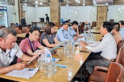 Đoàn liên ngành làm việc với chủ quán hải sản bị tố 'chặt chém'