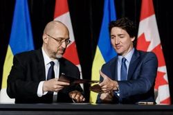 Mỹ 'ủng hộ vững chắc' Ukraine, Canada gửi 44 triệu USD vũ khí cho Kiev