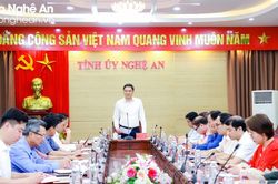 Thường trực Tỉnh ủy Nghệ An giao ban với Mặt trận Tổ quốc và các tổ chức chính trị - xã hội