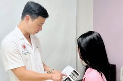 Cảnh giác biến chứng vì quảng cáo nâng ngực không cần phẫu thuật