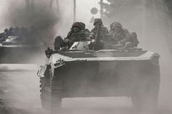Tổng thống Ukraine ký ban hành luật tăng chi tiêu quốc phòng