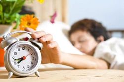 10 thói quen trước khi đi ngủ khiến bạn tăng cân mất kiểm soát