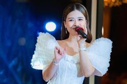Dương Hoàng Yến khoe giọng 'khủng' hát 'Tay trái chỉ trăng': Giảng viên thanh nhạc có khác!