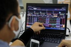 VN-Index giảm nhẹ về mốc 1.069 điểm