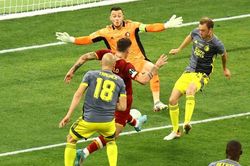 Feyenoord vs Roma: Nhấn chìm những chiến binh La Mã