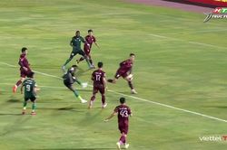 Trọng tài 'bẻ còi', gián tiếp giúp TPHCM thoát thua trước Bình Định