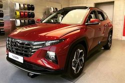 Hyundai Tucson đang giảm tới 65 triệu tại Việt Nam, 'đấu' Mazda CX-5