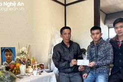 Xúc động chuyện người bố nghèo sang Nhật đưa tro cốt con trai về nước