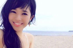 Hết tiền, diễn viên Aoi Sora bất ngờ tái xuất sau 5 năm giải nghệ lấy chồng?
