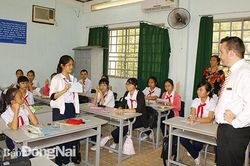 Đến năm 2025, có ít nhất 60 trường phổ thông liên kết dạy kỹ năng nghe, nói với giáo viên nước ngoài