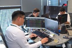 Chứng khoán hôm nay (13/4): Thận trọng tăng lên, thị trường giảm cả điểm số và thanh khoản