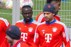 Sane xin Bayern đừng sa thải Mane