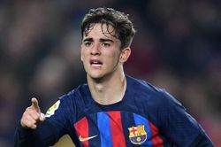 Barca sợ mất Gavi