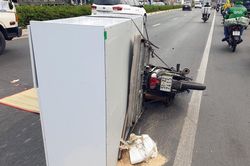 Truy tìm xe đầu kéo liên quan tai nạn chết người