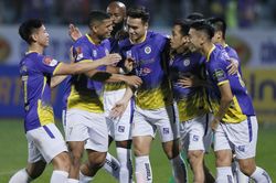 Văn Quyết: Hơn 1 thập kỷ bền bỉ, 100 bàn thắng và hơn thế nữa
