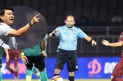 Khen 'bẻ còi' có tâm, HLV Vũ Tiến Thành tố một nhóm trọng tài V-League vẫn đang 'bị thao túng'