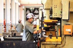 WB: Ngành dịch vụ là điểm sáng đóng góp chính vào tăng trưởng GDP quý I/2023