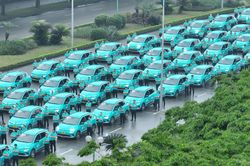 Khai trương hãng taxi thuần điện đầu tiên tại Việt Nam