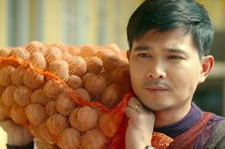 Quang Sự 'bức xúc' với vai Công trong 'Gia đình mình vui bất thình lình'