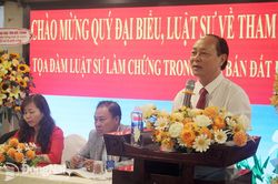Luật sư không được làm chứng đối với giao dịch đất đai bằng giấy tay