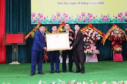 Xã Tam Gia đón bằng công nhận đạt chuẩn nông thôn mới