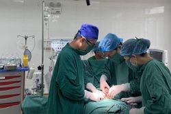 Không khám định kỳ, người phụ nữ được phát hiện khối đa u xơ tử cung kích thước lớn