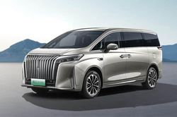 Hãng xe Trung Quốc tiếp tục 'nhái' Toyota Alphard