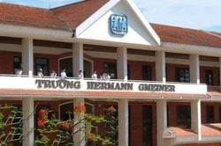 Sở GD&ĐT TP.HCM nói về vụ 8 nam sinh bị giám thị yêu cầu cởi đồ