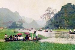 Cuộc đời sau ống kính: Chùa Hương, mùa hoa gạo 30 năm trước