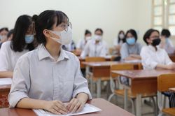 Học sinh Hà Nội đăng ký dự tuyển vào lớp 10 tư thục từ ngày 20/4