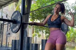 Lấy lại vóc dáng 'bốc lửa' sau giảm 30kg, vợ trẻ vẫn bị chồng ruồng bỏ
