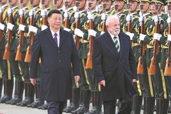 Brazil muốn Mỹ ngừng thúc đẩy xung đột, xe tăng viện trợ cho Ukraine tới Ba Lan