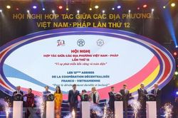 Khai mạc không gian 'Sắc màu Việt Nam' và Lễ hội 'Dạo chơi nước Pháp'