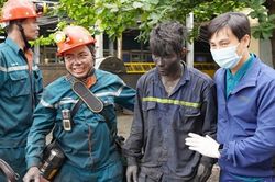 Quảng Ninh: Giải cứu 2 công nhân mắc kẹt 12 tiếng dưới lò