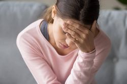 Lý do khiến bạn đau đầu dai dẳng