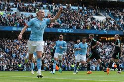 Premier League: Manchester City chỉ còn kém Arsenal 3 điểm