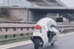 Danh tính môtô điện như xe hơi tiền tỷ, chạy vun vút trên đường