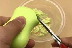Cắt nhỏ cục xà bông đặt vào góc nhà để qua đêm: Công dụng tuyệt vời nhưng ít người biết