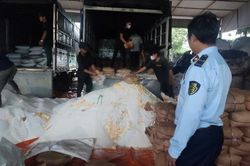 Tiêu hủy hơn 65 tấn đường cát và hàng nghìn sản phẩm nhập lậu