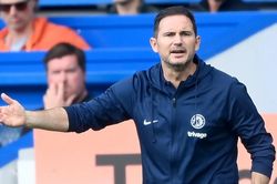 Tottenham và Chelsea giờ cùng chơi chung điệu nhạc buồn ở London