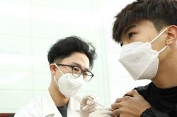 Bộ Y tế yêu cầu tăng cường thu dung, điều trị ca bệnh COVID-19