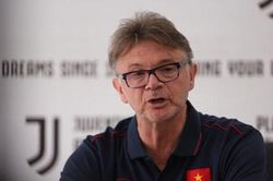 HLV Philippe Troussier: 'U22 Việt Nam quyết bảo vệ ngôi vô địch tại SEA Games 32'