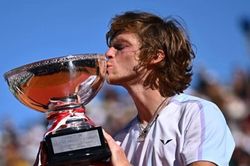 Andrey Rublev giành danh hiệu ATP Masters 1000 đầu tiên trong sự nghiệp
