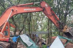 Cưỡng chế hàng loạt nhà hàng trái phép trên bán đảo Sơn Trà