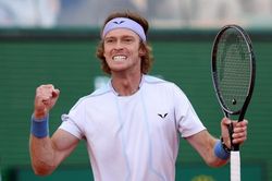Chung kết Monte Carlo Masters: Sức trẻ của Rune không thắng được kinh nghiệm của Rublev