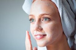 5 lý do nên ngừng rửa mặt bằng xà phòng