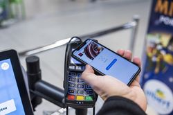 Apple dấn thân vào cuộc chơi của ngân hàng