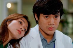 Sau 'Hậu duệ mặt trời' Khả Ngân tiếp tục làm bác sĩ trong 'Good doctor' phiên bản Việt