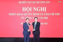 Đồng chí Phạm Minh Tuấn giữ chức vụ Phó tổng biên tập, phụ trách Tạp chí Cộng sản