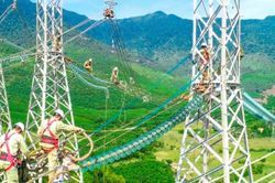 Chuyện gì đang xảy ra với 'bánh mỳ' của ngành công nghiệp?: Bài 1 - Ngành Điện cần 'chia lửa'